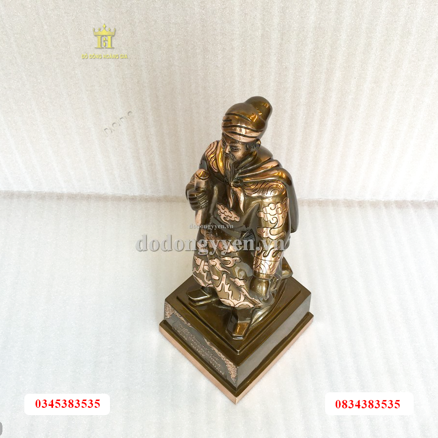 Tượng đồng đỏ phớt