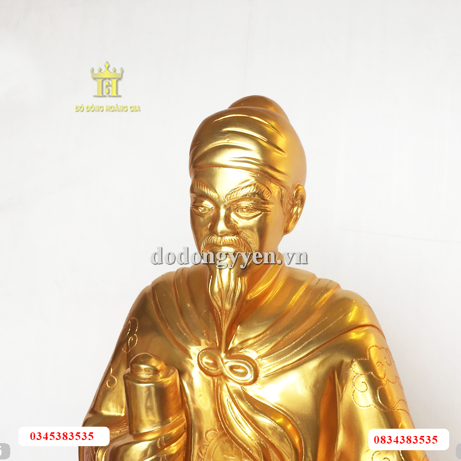 Tượng Trần Hưng Đạo dát vàng