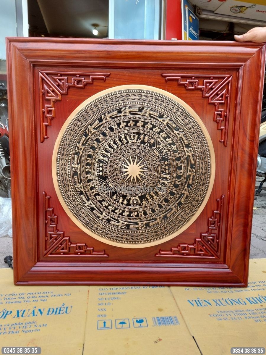 tranh mặt trông đông vàng