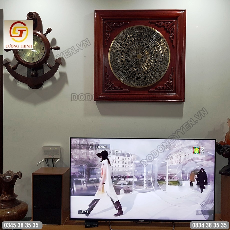 vật phẩm thường được treo tại phòng khách