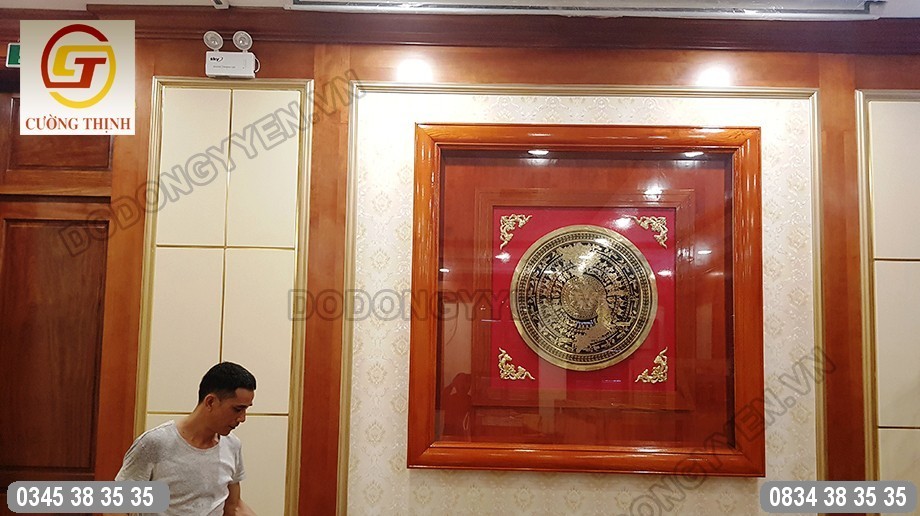 Hình ảnh lắp đặt tranh