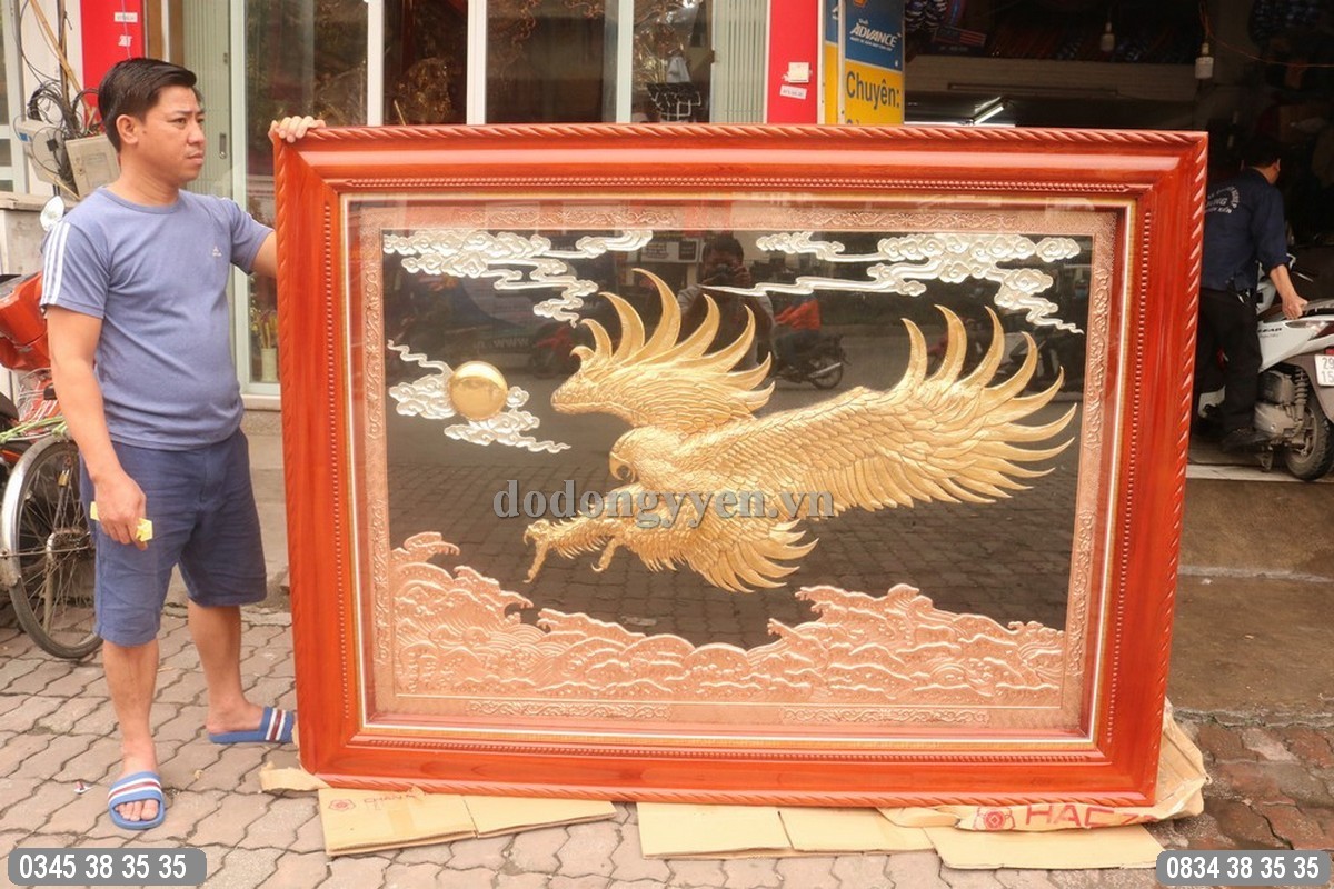 tranh đồng đại bàng tung cánh
