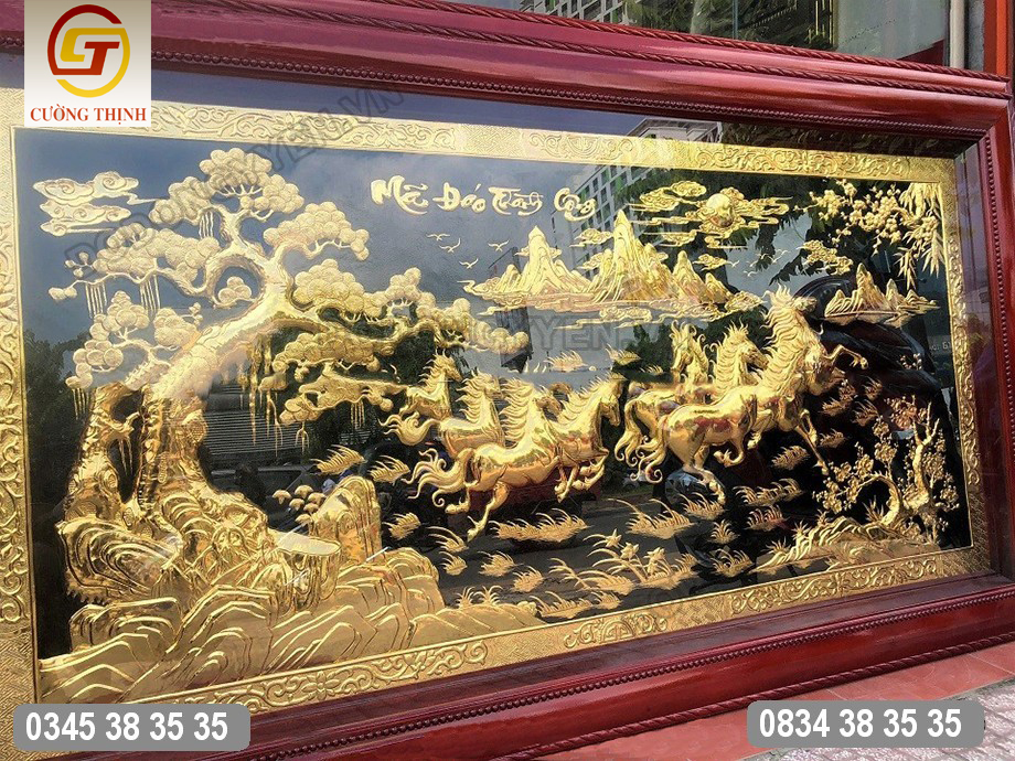 Từng đường nét trên tranh đều được chạm thúc vô cùng tỉ mỉ
