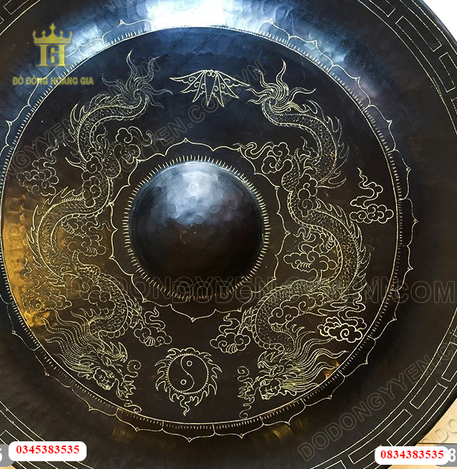 Chiêng đồng ám hoa văn song long chầu nguyệt