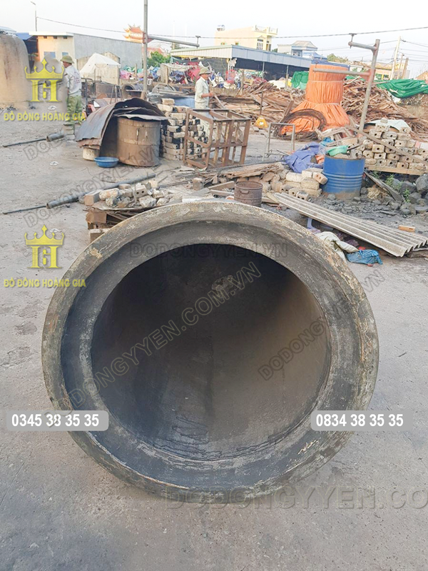 Đại hồng chung được đúc thủ công dày dặn