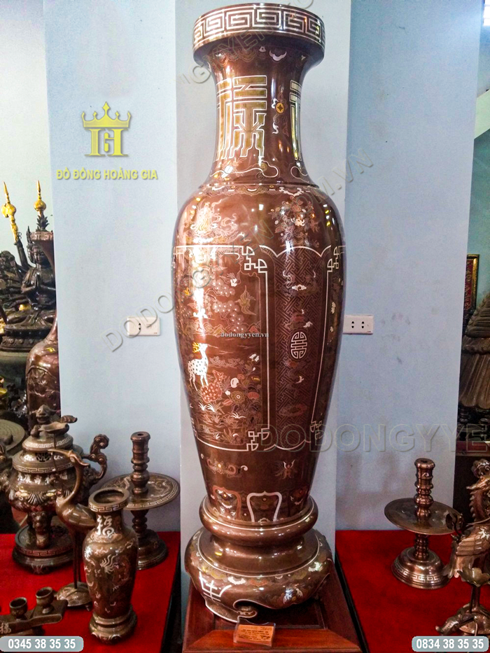 Lọ hoa bằng đồng khảm tam khí tinh xảo