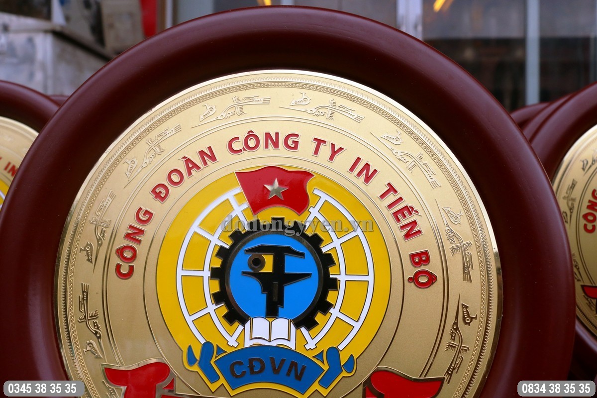 tỉ mỉ sắc nét
