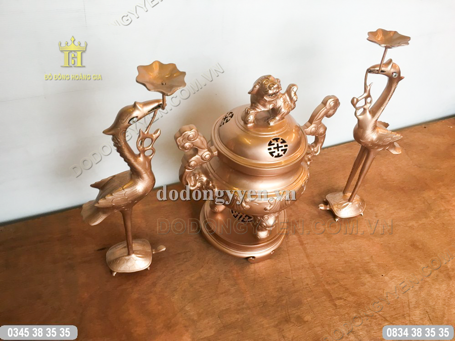 Bộ tam sự bằng đồng đỏ đúc thủ công 