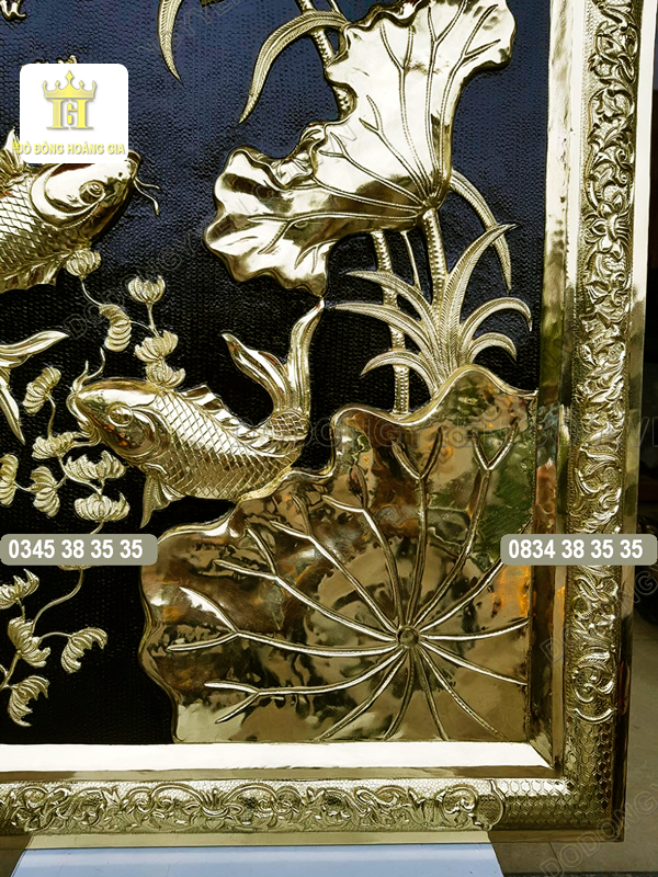 Tranh cá chép hoa sen bằng đồng vàng nguyên chất