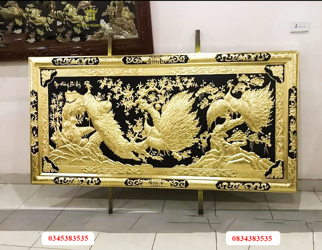 Tranh công mai quý bằng đồng vàng