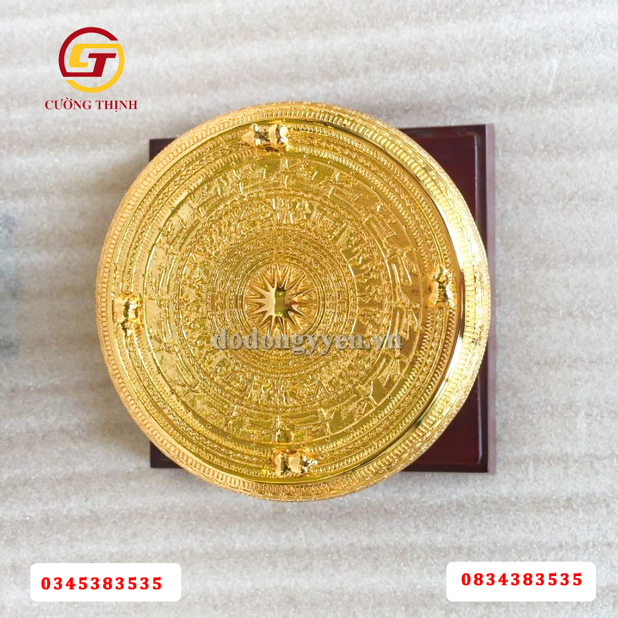 Trống đồng trưng bày bàn làm việc1