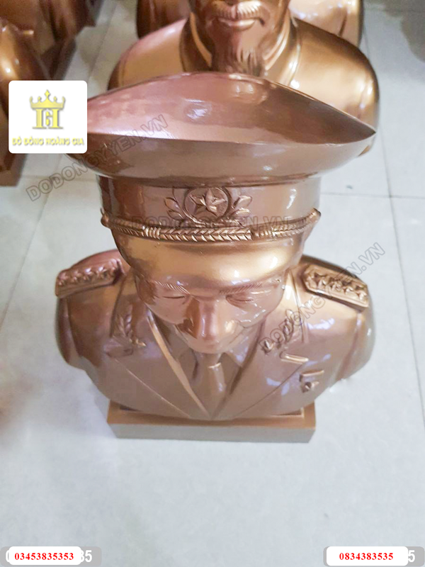 Tượng đồng bác giáp trưng bày đẹp