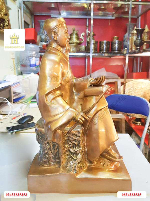 Tượng đồng được làm chất liệu bóng đẹp