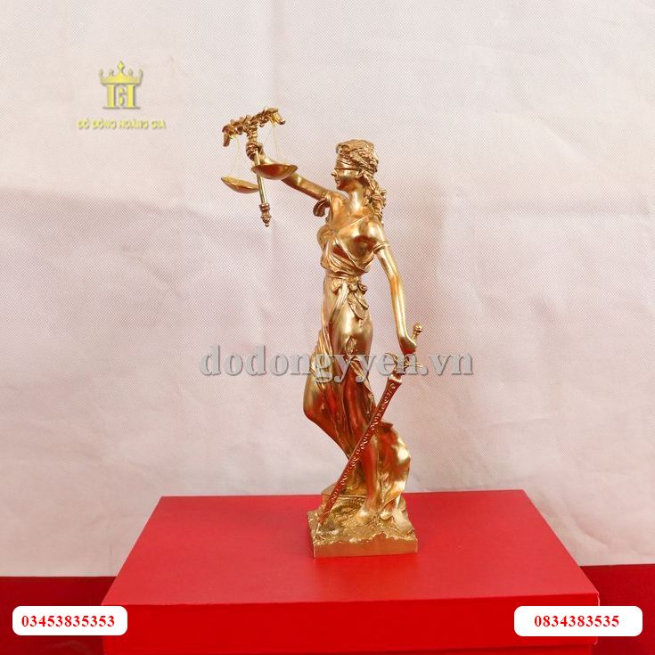 Tượng nữ thần công lý cầm cán cân công lý