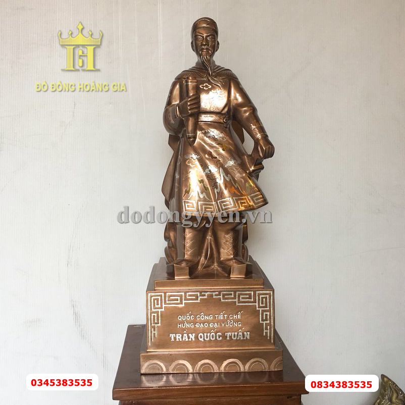 Tượng đồng Trần Hưng Đạo 
