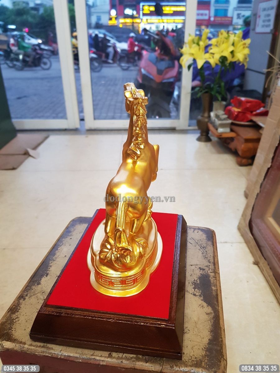 đặt tại phòng khách