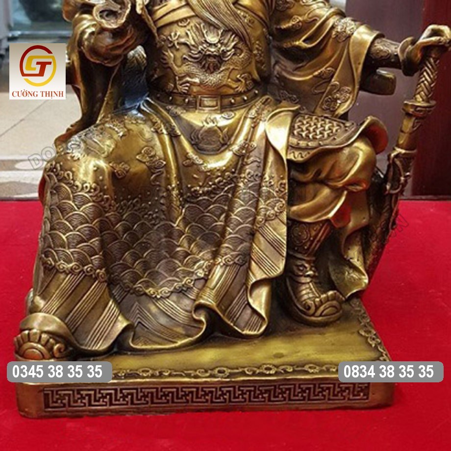 Hình ảnh quan vân trường có khí thế ngút ngàn nhờ các họa tiết hoa văn