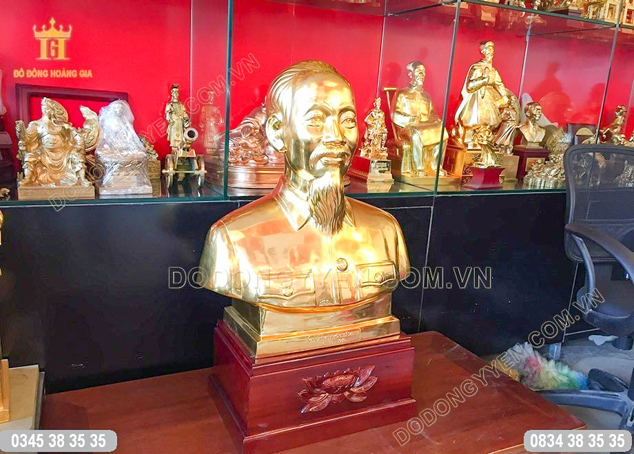 Tượng bác hồ được đúc thủ công tinh xảo