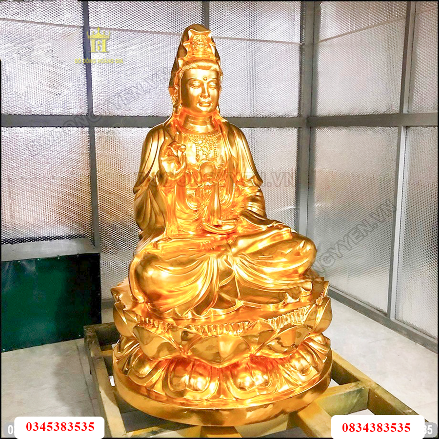 Tượng quan âm bồ tát dát vàng