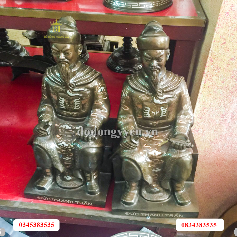 Tượng Trần Hưng Đạo bằng đồng đỏ khảm tam khí